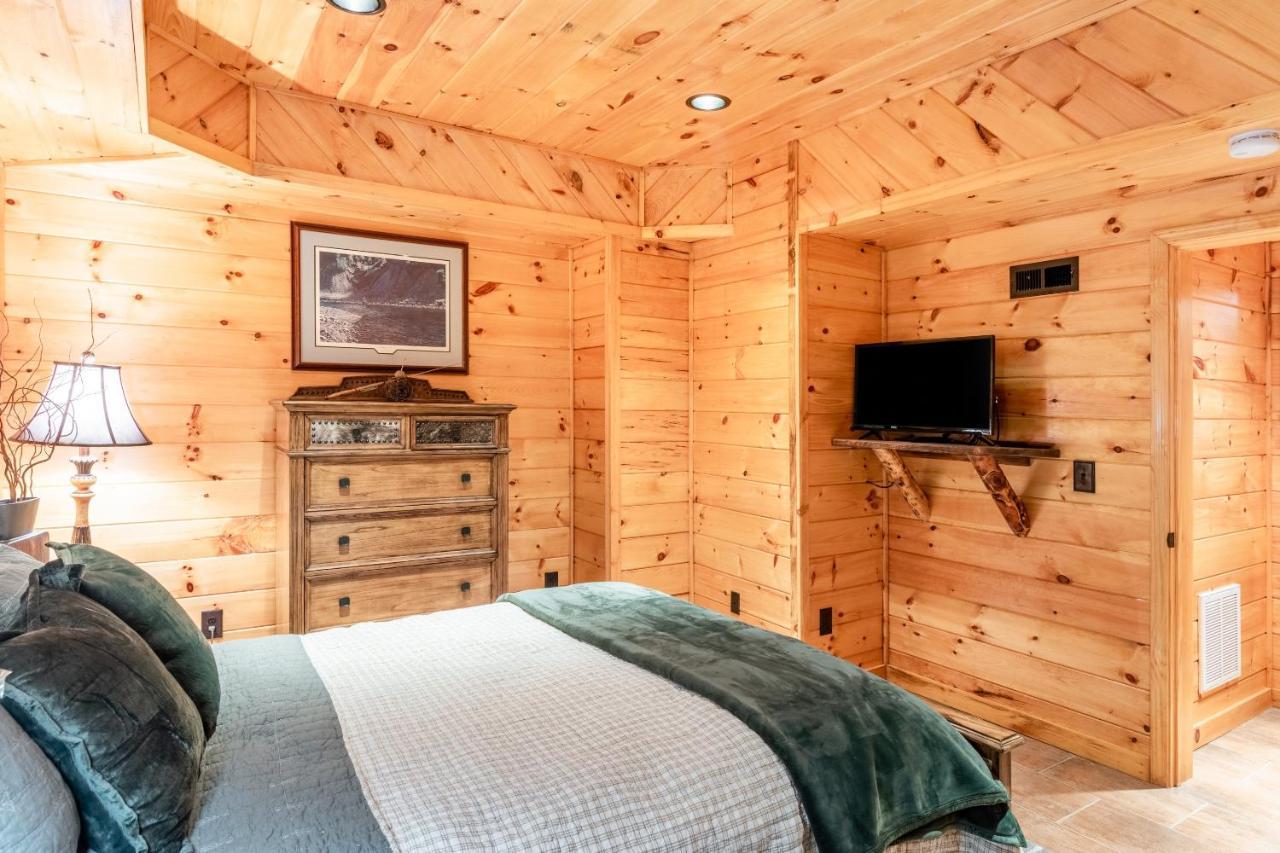 Iron Mountain Lodge - Beautiful Cabin With Forest & Mountain Views! Butler Exterior photo